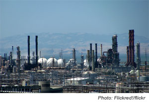 Oil refinery in Richmond, CA. Photo: Flickred!/flickr