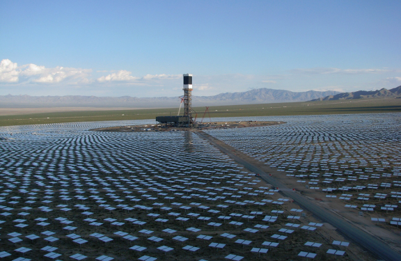 Ivanpah, ready for take-off (Credit: U.S. Department of Energy, Loan Guarantee Program Office)