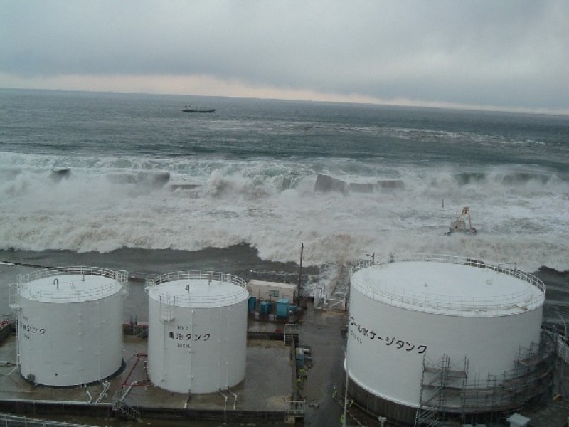 FS159 Figure 2 fukushima-daiichi-tsunami-12