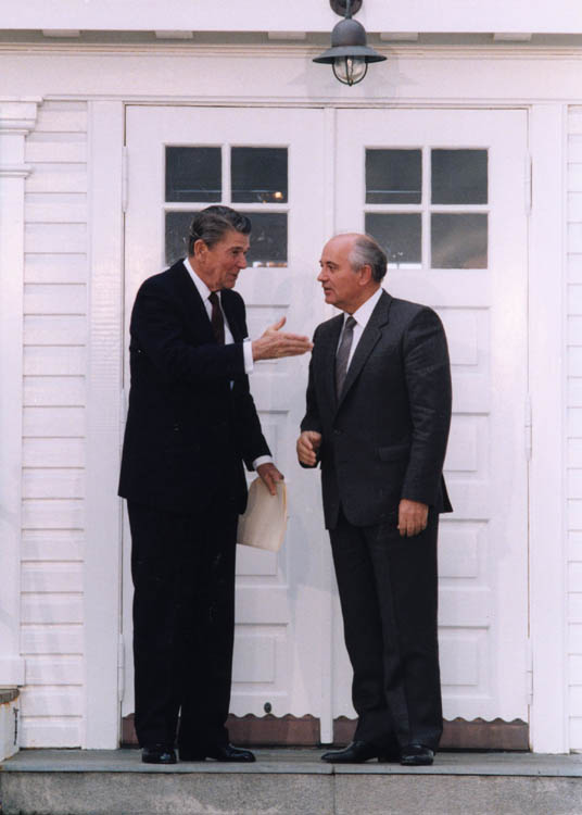 eagan and Gorbahev at the Reykjavik Summit, October 1986. (Source: Ronald Reagan Library)