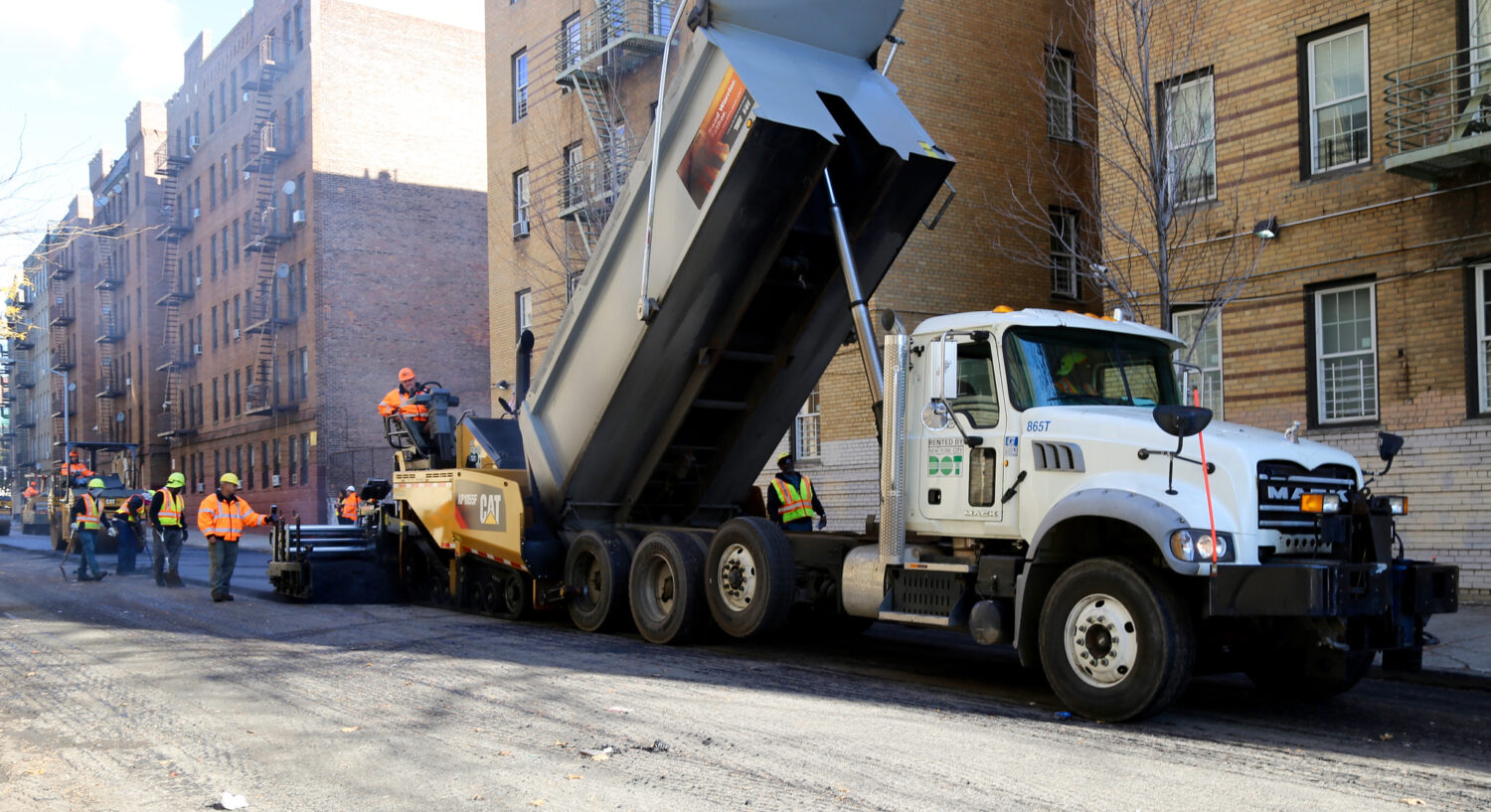 https://www.flickr.com/photos/nycstreets/22572095608/in/photolist-AoBTCd-gc1c5K-dhuZGM-pV4yzG-jdhiof-nAh8DL-yTWZUb-gc1bai-dvdm7F-gc1gcS-59f9gb-ixJtkj-23Yq3e5-83U7ML-78o2Xb-fsGQLL-gc1wk9-gc15JP-fsGP4E-dhv9Kk-6yVFoL-jdd3bD-ixJtEC-ixJphR-gc1885-gc1nwh-ixJtuN-bNe6DK-UkUSpr-gc12eT-gc1JGR-2hFkY1u-78nYSd-gc1aw3-gc1tPN-gc16UK-RGiBJ-dhnLyX-fEZyTY-gc1aRb-kVnuvZ-gc1fpu-2nttuwu-gc1JwR-gc1bN2-gc1ajE-gc1bn2-4r1Txi-gc1Sz4-y414u6